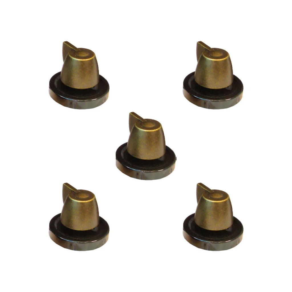 Cinque manopole identiche color ottone con basi nere sono equidistanti e posizionate su uno sfondo bianco, che ricorda il design elegante della collezione MABRO75 - Kit 5 manopole STAR75.